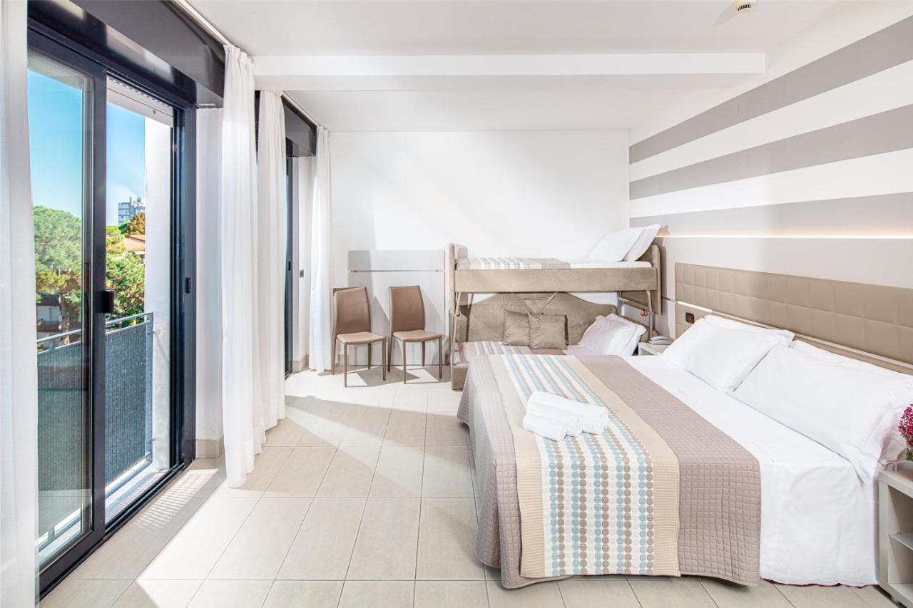 Hotel Helvetia Lignano Sabbiadoro Eksteriør billede